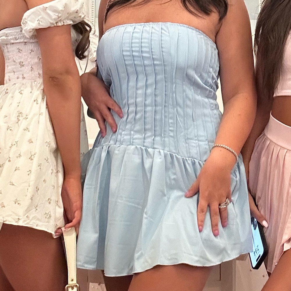 Dress - Picture 3 of 3